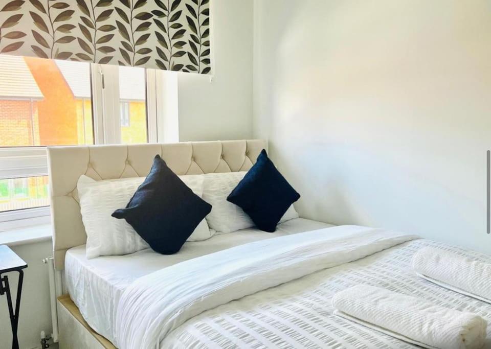 Ashford Retreat - Luxury Home With Double Parking Экстерьер фото