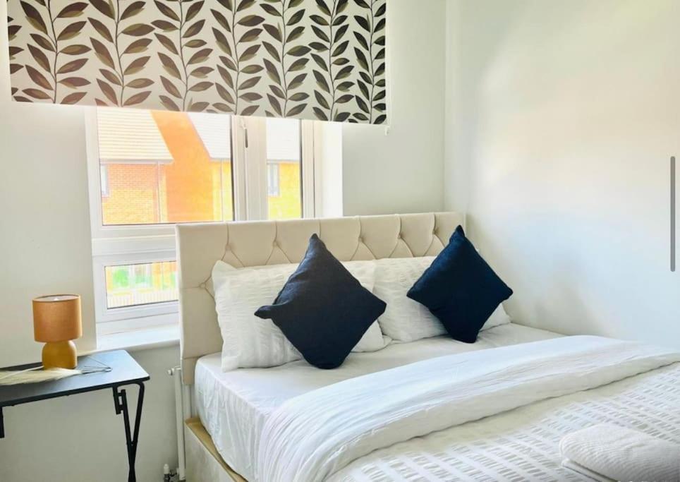 Ashford Retreat - Luxury Home With Double Parking Экстерьер фото
